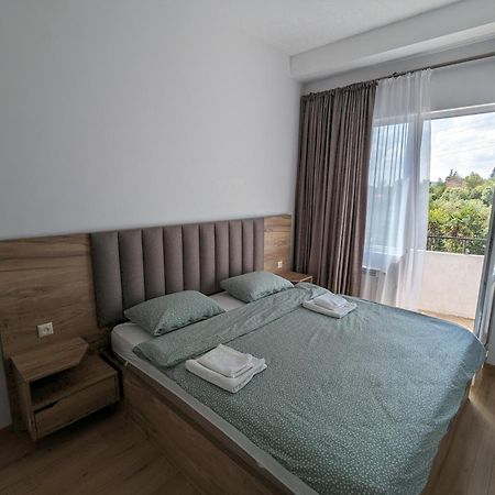Brand New Apartment In Koetaisi Buitenkant foto