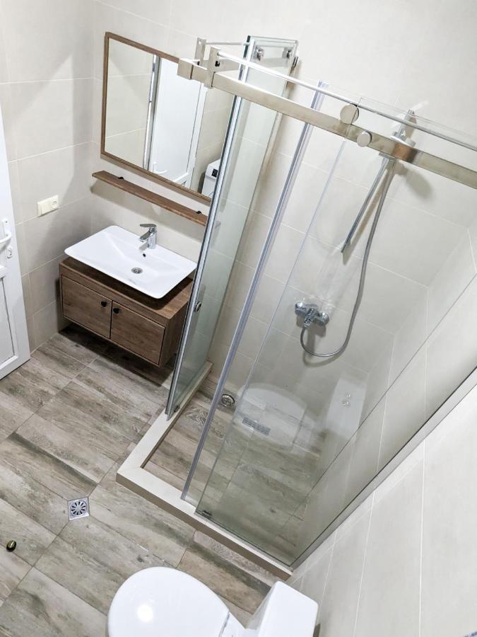 Brand New Apartment In Koetaisi Buitenkant foto