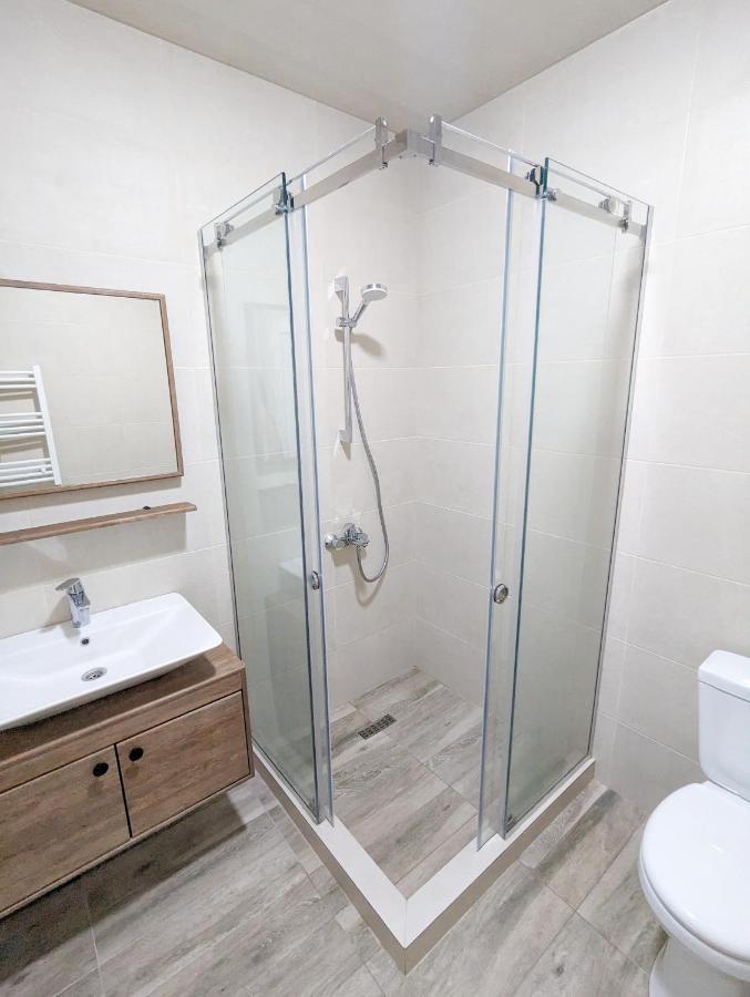 Brand New Apartment In Koetaisi Buitenkant foto