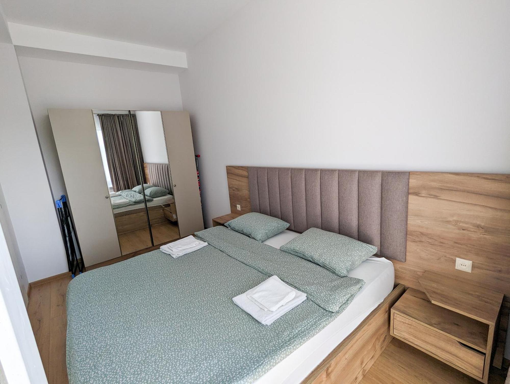 Brand New Apartment In Koetaisi Buitenkant foto